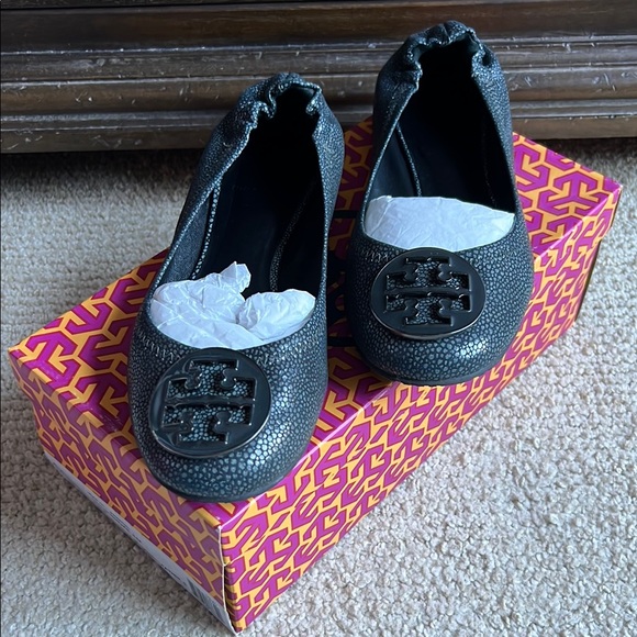 Tory Burch REVA ballet flat. - Picture 1 of 8